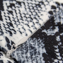 Load image into Gallery viewer, Snake Print Skirt